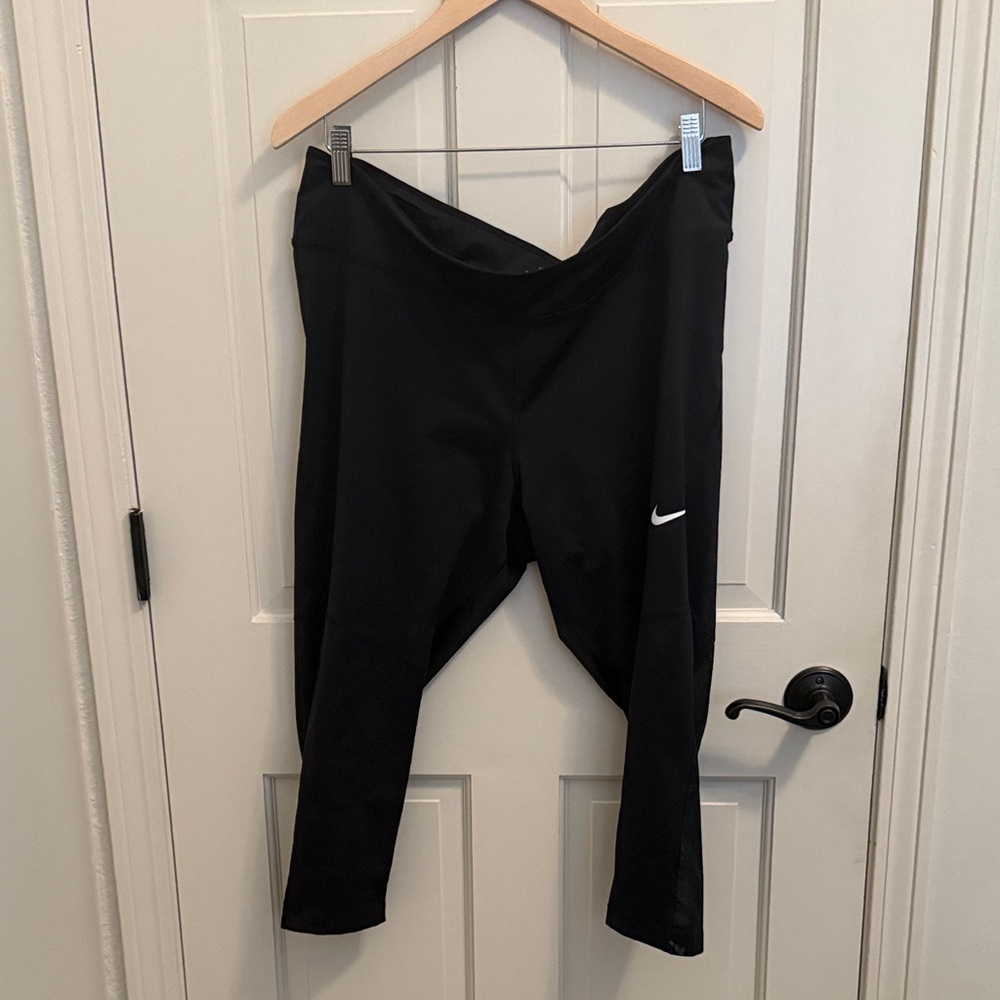 Nike Black Active Capri Leggings
